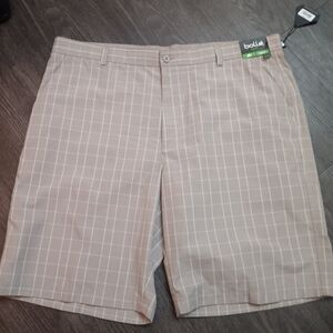 Bollé Golf Shorts NWT Sz 42 Tech Fabric